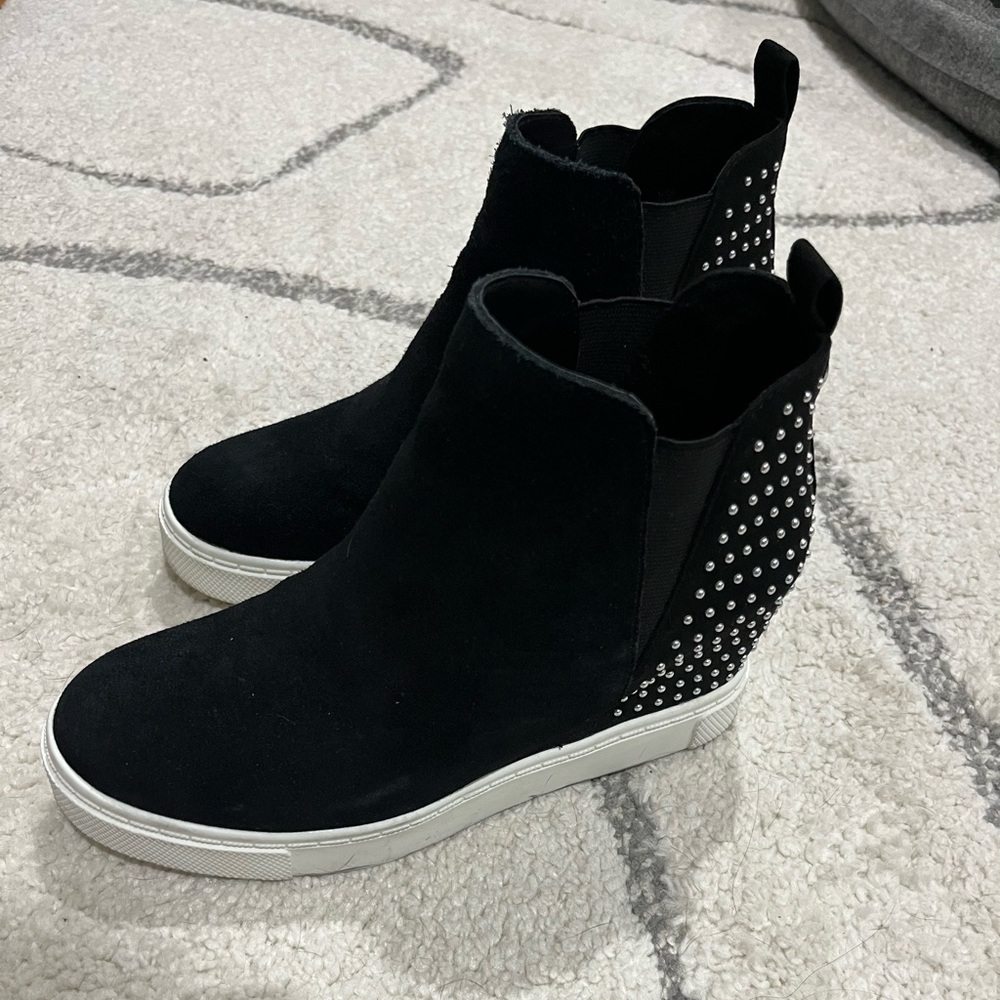 Steve Madden Suede and Studded Wedge Bootie Sz 7